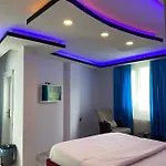 Kuzey 아파트호텔 트라존