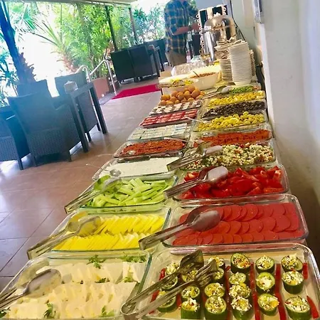 Kuzey 아파트호텔 트라존